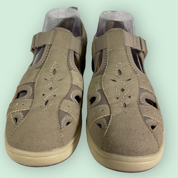 Earth Origins Eliah Khaki Suede Leather Closed Toe Sandals Size 8.5 - Picture 1 of 13